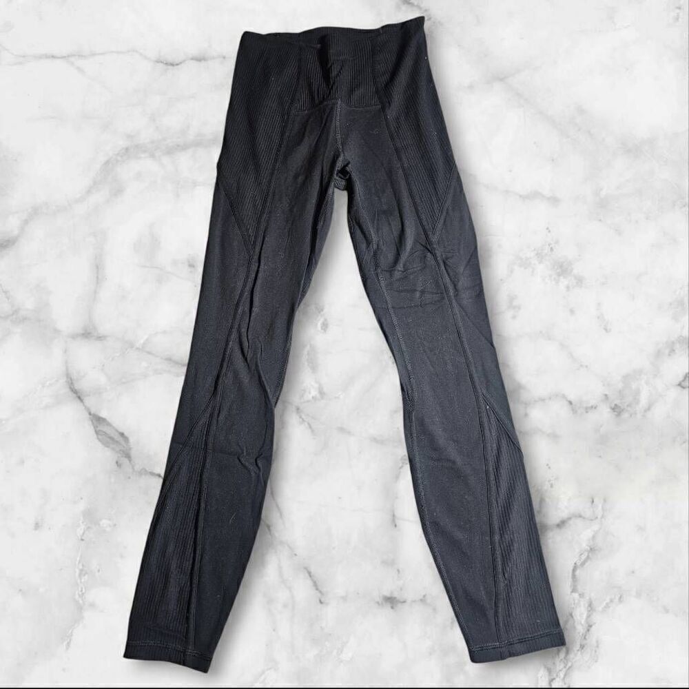 Lululemon Size 4 Black Ribbed Aligns